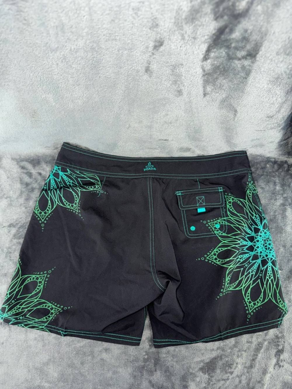 PrAna Makenna Black, Green, & Blue Mandala Board Swim Short Size Small - Picture 3 of 6